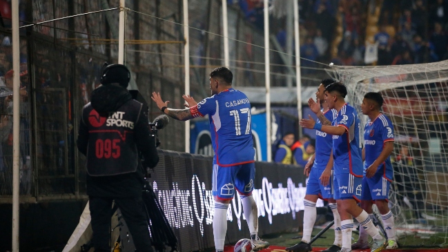 Hinchas de la U fueron denunciados por constantes desórdenes en duelo ante Unión