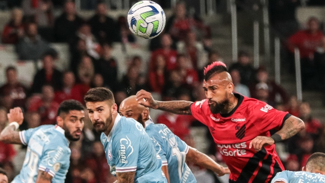 Prensa brasileña: Declaraciones de Vidal decepcionaron a Sampaoli