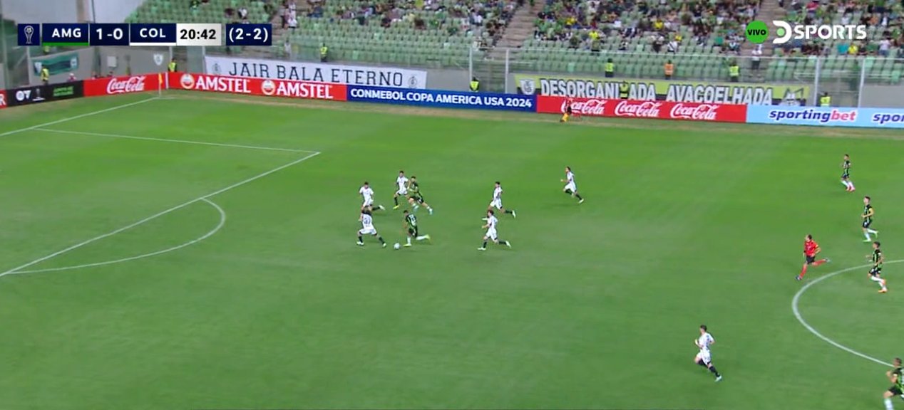 [VIDEO] América-MG aprovechó un error de Bouzat y Mastriani anotó el segundo gol a Colo Colo