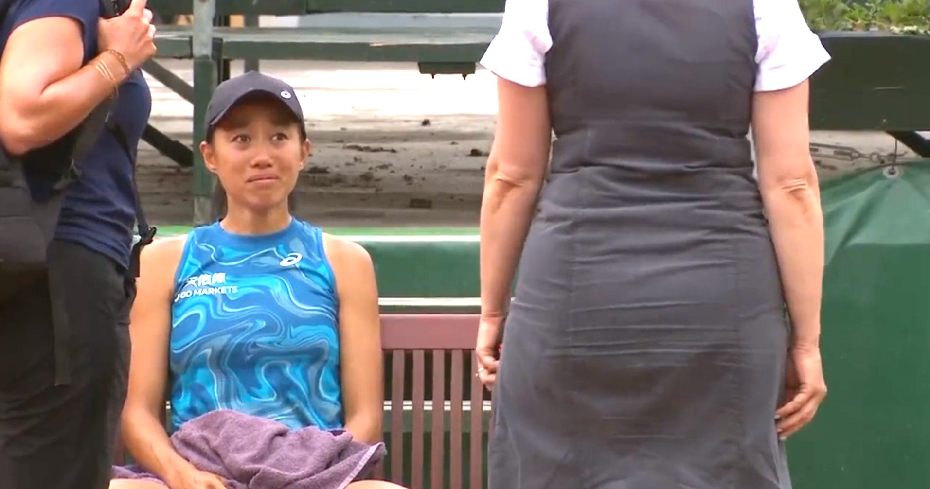 Zhang Shuai se retiró con desconsolado llanto en el WTA de Budapest tras sufrir gesto antideportivo