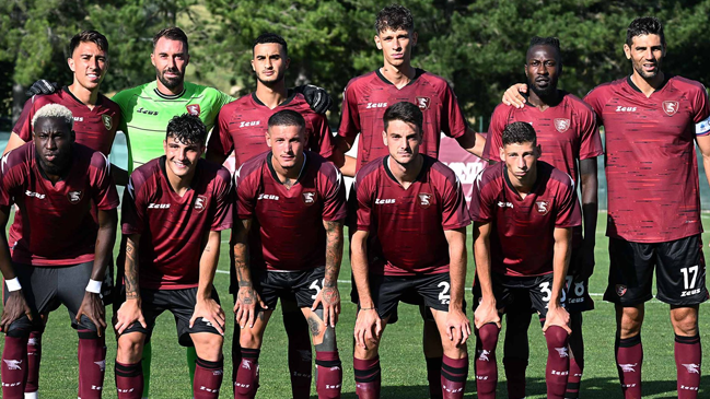 Diego Valencia fue titular en cómoda victoria de Salernitana en amistoso