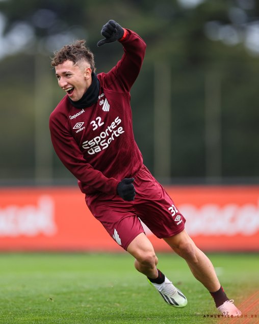 Arturo Vidal y Luciano Arriagada tuvieron una alegre jornada de prácticas en A. Paranaense