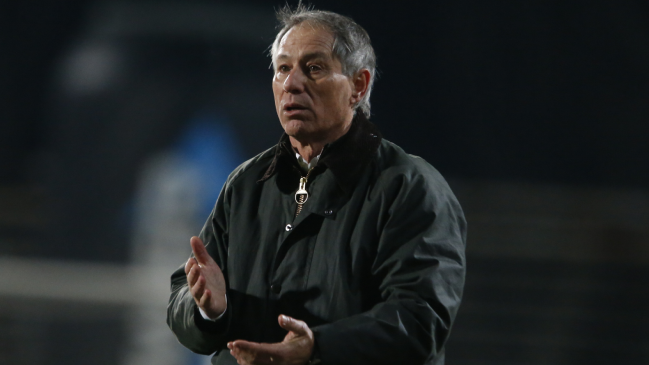 Universidad Católica oficializó el fin del ciclo de Ariel Holan