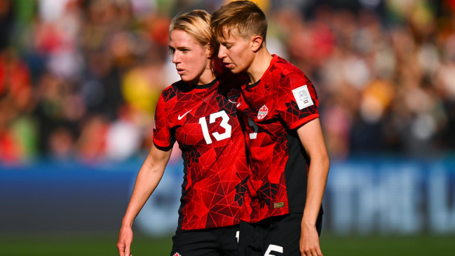 Canadiense Quinn se convirtió en la primera persona no binaria en jugar un Mundial