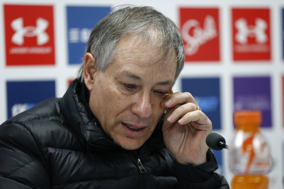 La emotiva despedida de Ariel Holan de Universidad Católica