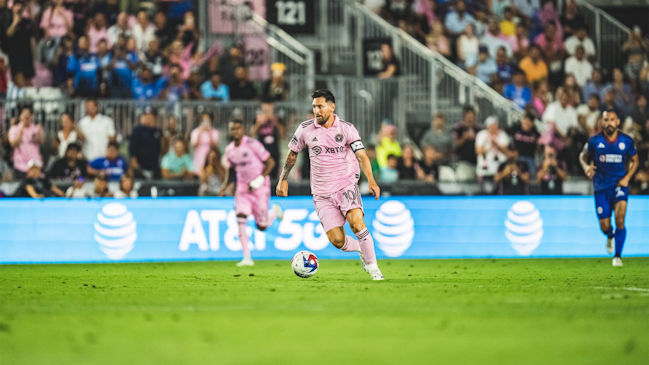 Lionel Messi debutó con un golazo en Inter Miami en agónico triunfo sobre Cruz Azul