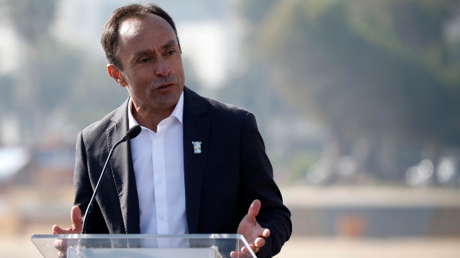 Ministro Pizarro presentará proyecto de ley para realizar cambios profundos al fútbol chileno