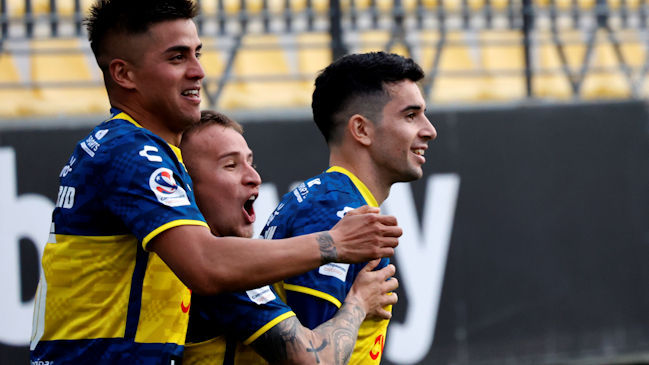 Everton abrochó triunfo rodeado de polémicas sobre Unión Española