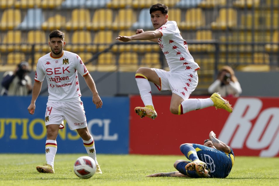 Everton volvió a entrar a zona de copas y cortó la racha sin derrotas de Unión Española