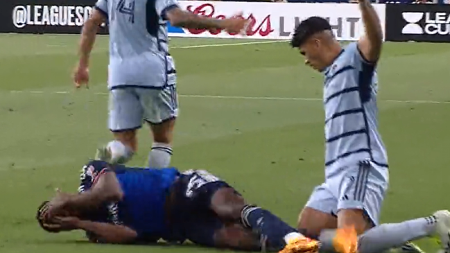 Compañero de Felipe Gutiérrez agredió a un rival con brutal cabezazo en Leagues Cup