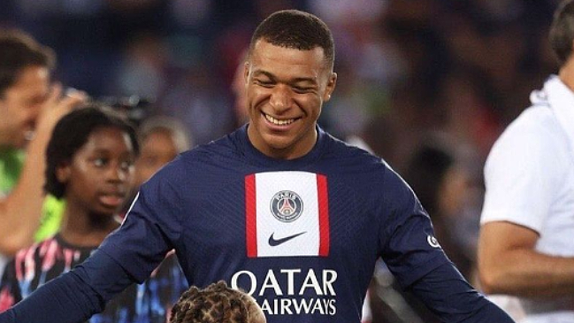 París Saint-Germain aceptó millonaria oferta por Kylian Mbappé, según prensa