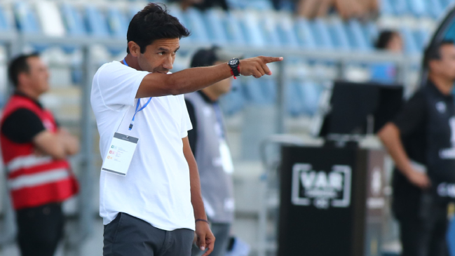 U. Católica oficializó a Nicolás Núñez como nuevo entrenador