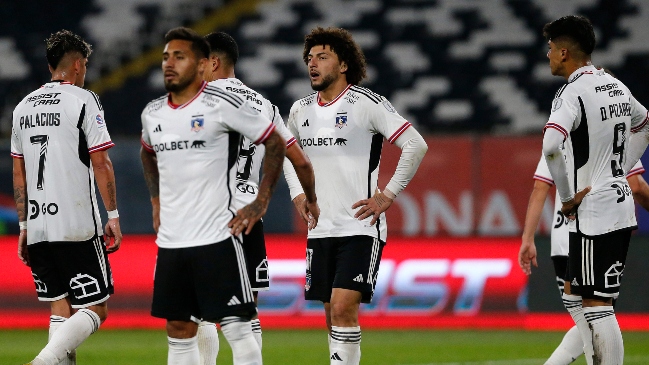 “Jugadores mediocres”: El duro lienzo de barristas de Colo Colo en Chillán