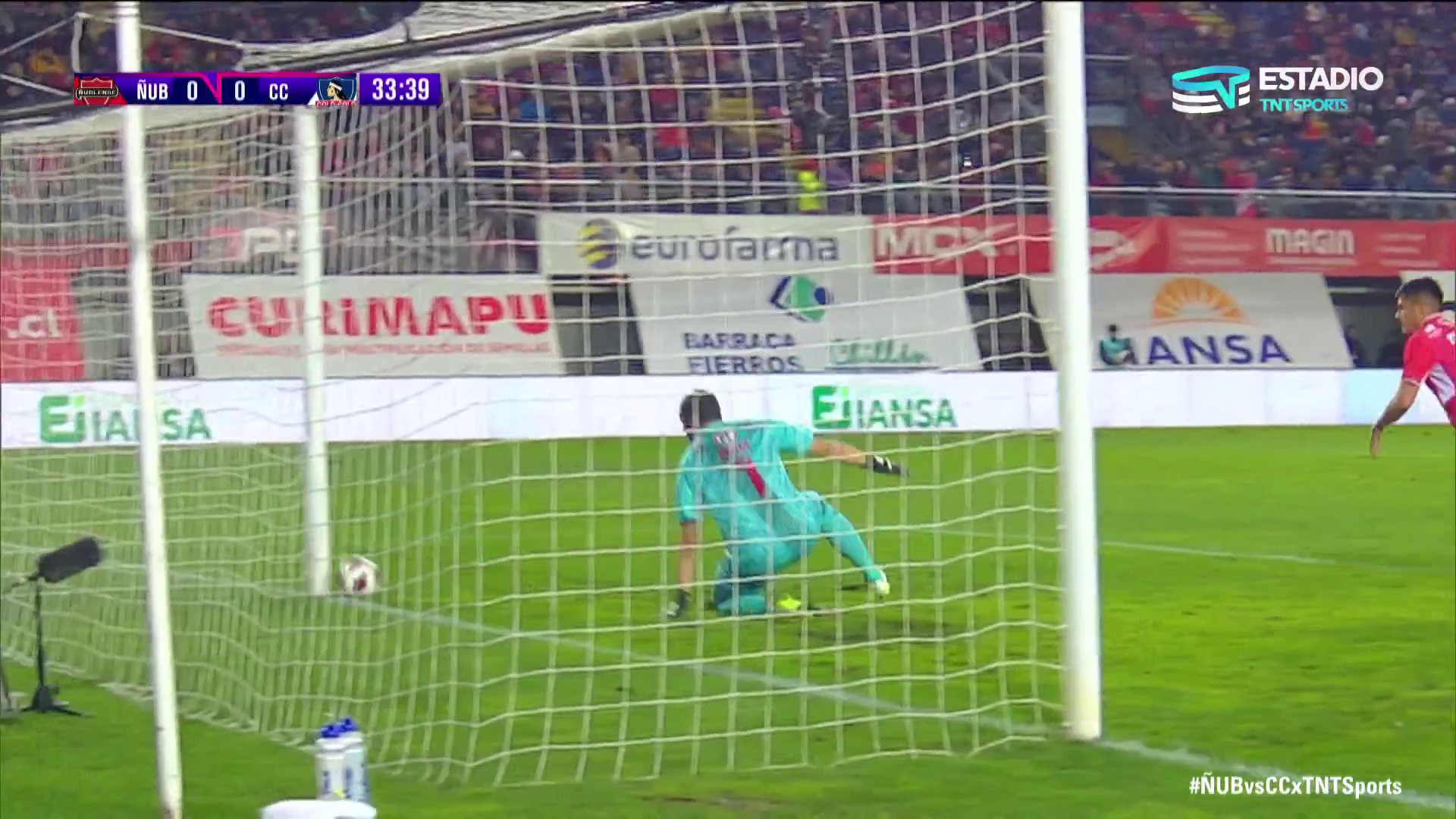 El palo evitó el gol de Ramiro González para Colo Colo ante Ñublense