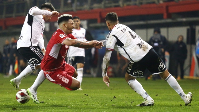 Colo Colo igualó en frenético duelo con Ñublense y perdió la opción de acercarse a la zona alta