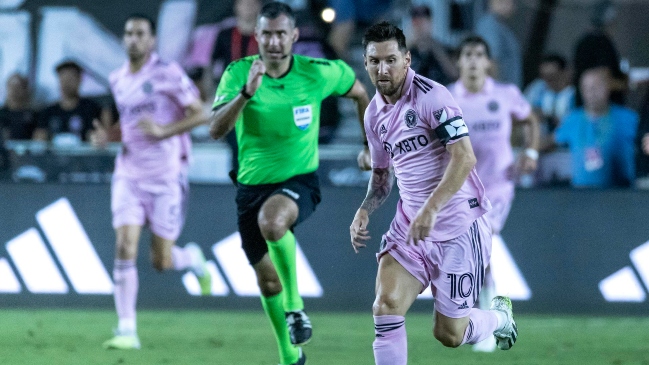 Hincha de Inter Miami intentó abrazar a Lionel Messi y Gerardo Martino lo frenó