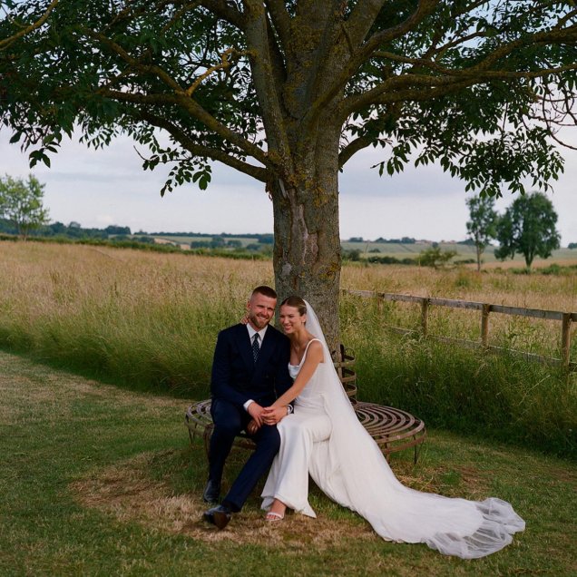 Expareja de Alexis Sánchez contrajo matrimonio con jugador de la selección inglesa