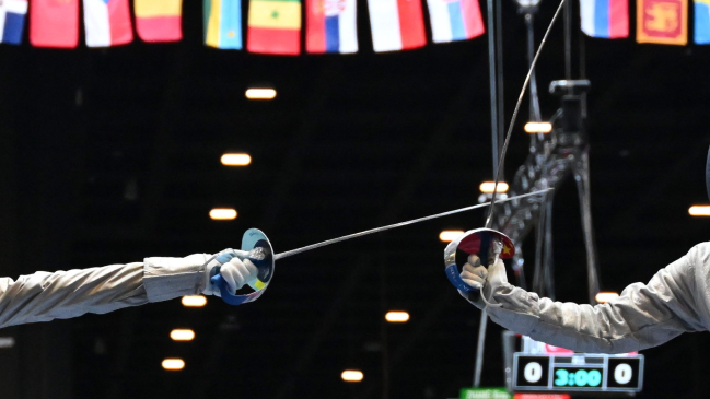 Medallista olímpica fue descalificada del Mundial de Esgrima por no saludar a rival rusa