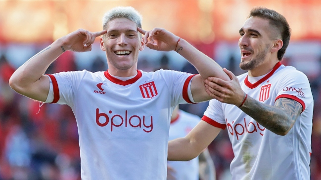 El golazo de “globito” de Rollheiser en sufrida victoria de Estudiantes sobre Argentinos Juniors