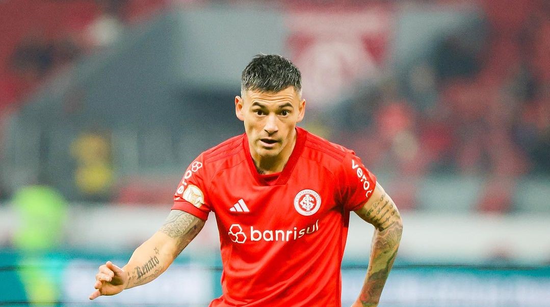 Inter de Porto Alegre contó con Charles Aránguiz en caída ante Cuiabá