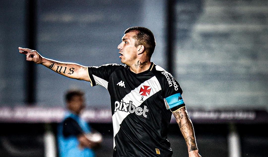 Vasco da Gama de Gary Medel sufrió derrota ante Corinthians y sigue hundido en Brasil