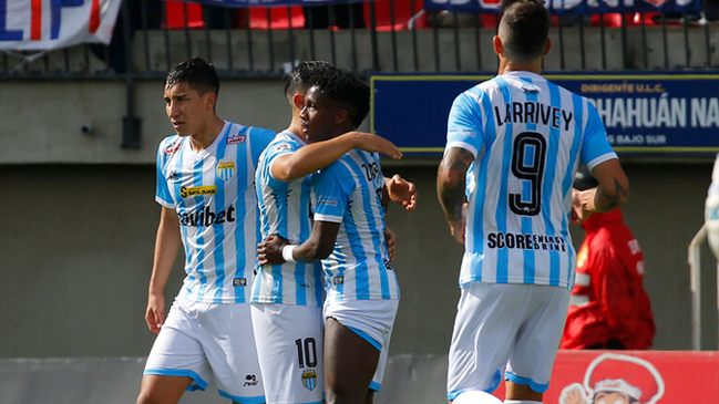 Magallanes tomó un respiro y prolongó el mal momento de una ineficaz Universidad de Chile