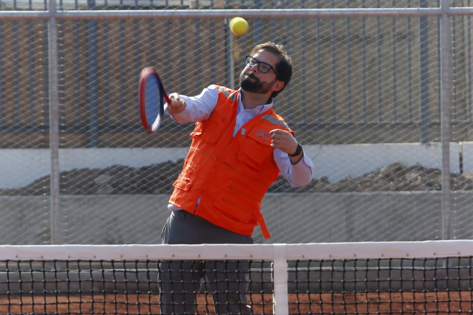 Presidente Gabriel Boric visitó las instalaciones del Estadio Nacional
