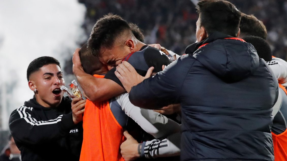 La alegría de Vicente Pizarro por su primer gol con Colo Colo ante Palestino en Copa Chile