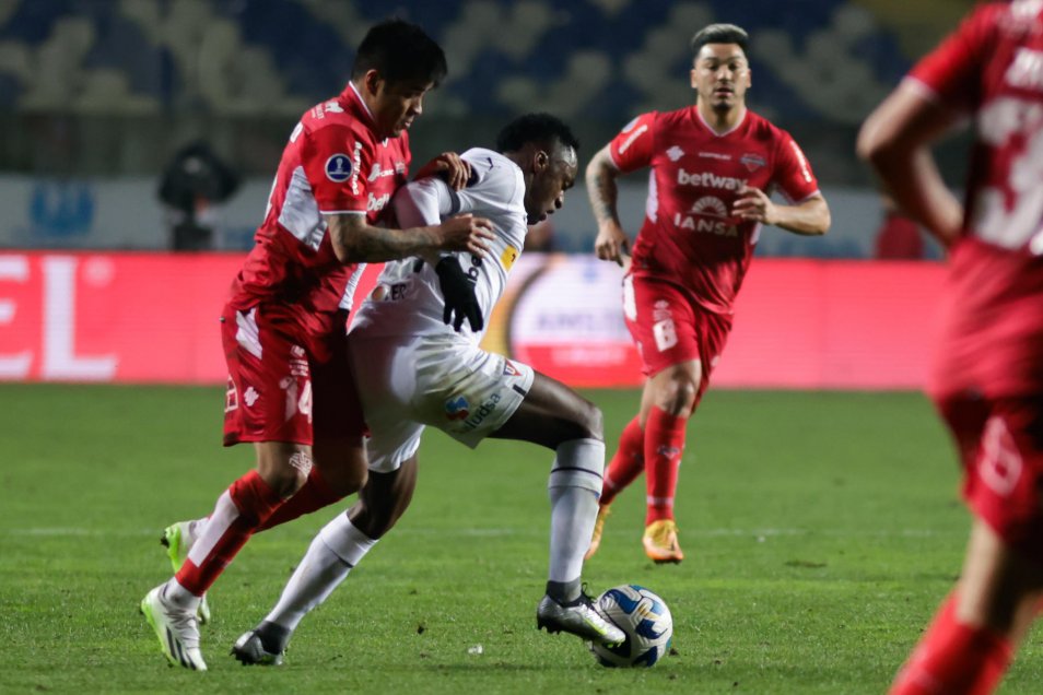 Sudamericana: Paolo Guerrero castigó a Ñublense y dejó a LDU con un pie en cuartos