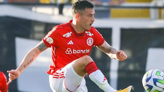 Charles Aránguiz salió desde la banca en agónico empate de Inter ante Corinthians