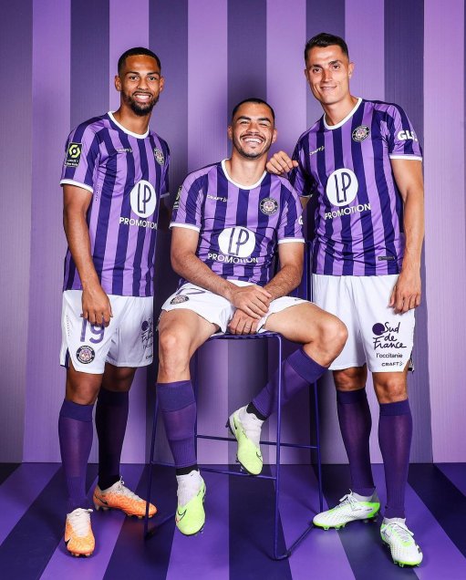 Toulouse presentó su nueva camiseta de visita con Gabriel Suazo como modelo