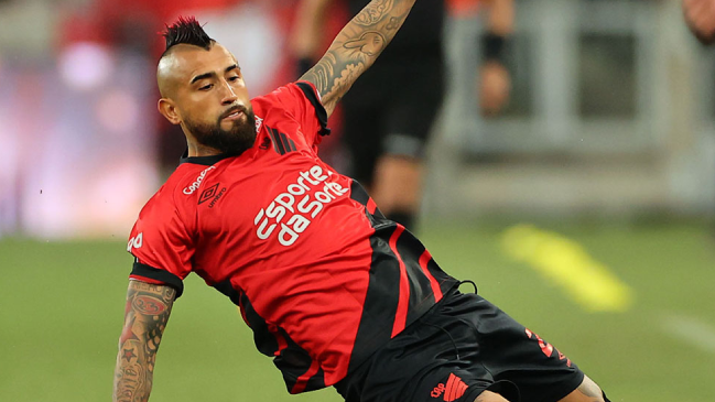 Arturo Vidal: Ojalá Ronnie Fernández pueda estar en la selección