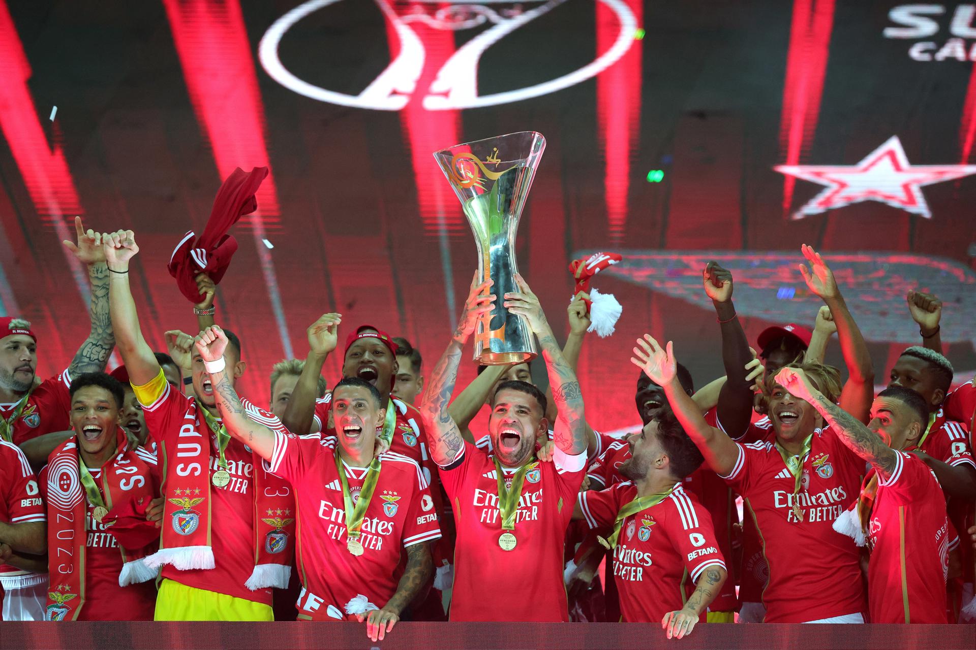 Benfica venció a Porto con golazo de Di María y ganó la Supercopa de Portugal