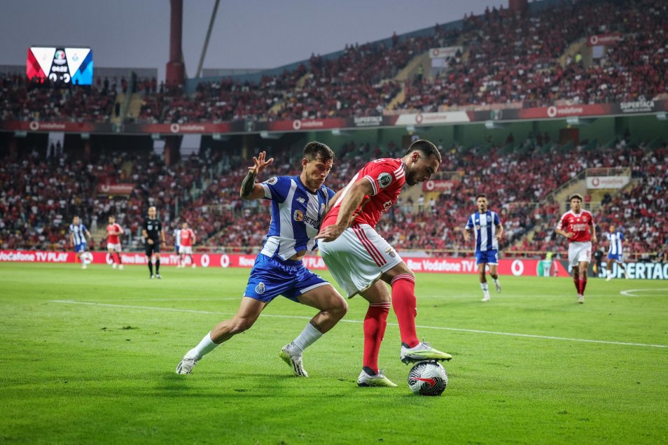 Angel Di María lideró los festejos de Benfica tras conquistar la Supercopa de Portugal