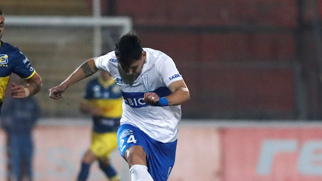 ¿Mal olor? El provocador gesto de Alfonso Parot a exColo Colo en duelo entre la UC y Everton