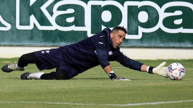 Claudio Bravo se perdió otro entrenamiento y quedó descartado para duelo con Villarreal