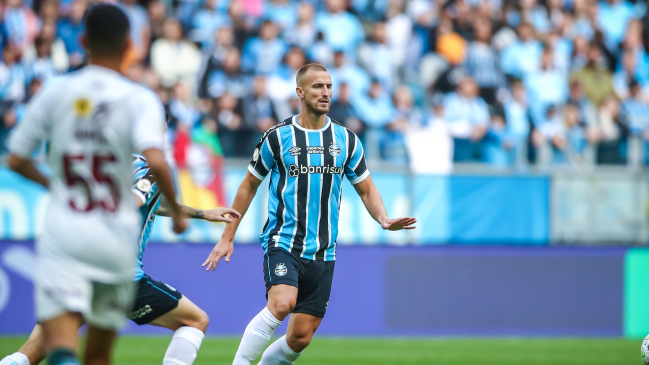 Gremio superó a Fluminense y reactivó su persecución a Botafogo