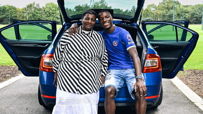 Chelsea hizo oficial el fichaje del ecuatoriano Moisés Caicedo