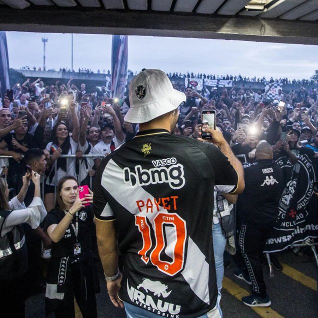 El tremendo apoyo que recibió Dimitri Payet por parte de los hinchas de Vasco en su llegada a Río