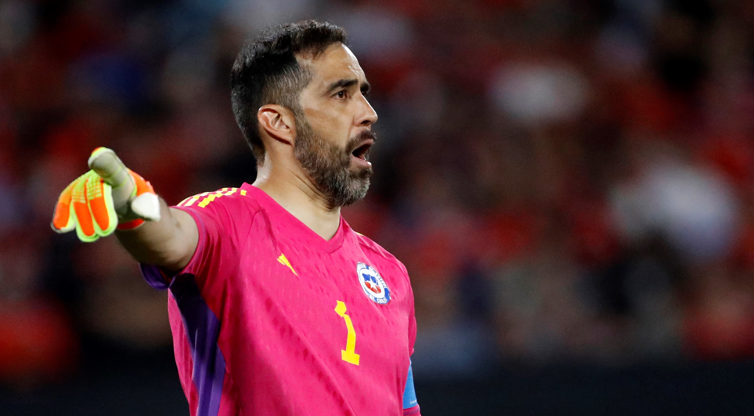 Claudio Bravo y opción en Santiago 2023: Yo feliz de querer aportar