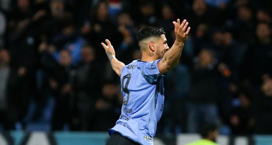 Lucas Passerini anotó un doblete en el triunfo de Belgrano sobre Estudiantes