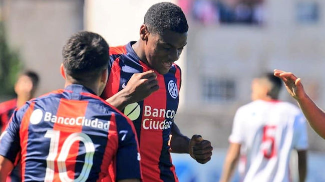 La insólita explicación del nombre del jugador colombiano Efmamjjasond González