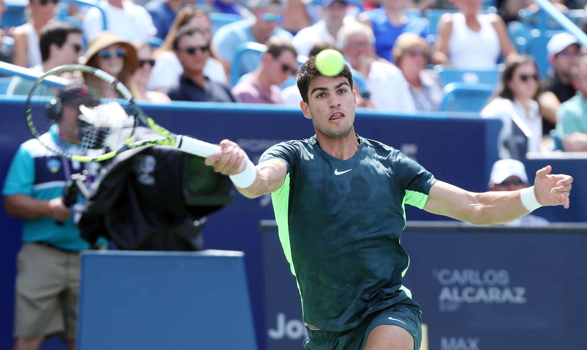 Carlos Alcaraz remontó ante Max Purcell y avanzó a semifinales en el Masters de Cincinnati
