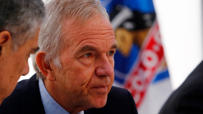 Formalizaron a Ruiz-Tagle por uso de información privilegiada en venta de acciones de Colo Colo