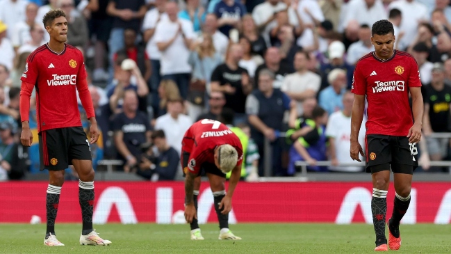 Lisandro Martínez anotó un autogol en polémica derrota de Manchester United ante Tottenham