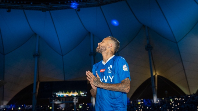 Con juegos de luces y al estilo FIFA: Neymar tuvo una apoteósica presentación en Al Hilal