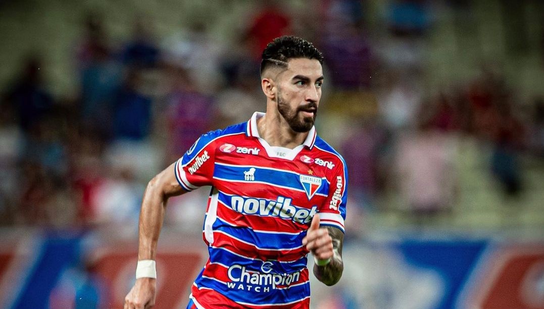 Lucero volvió a jugar en Fortaleza en el triunfo ante Inter de Porto Alegre de Charles Aránguiz