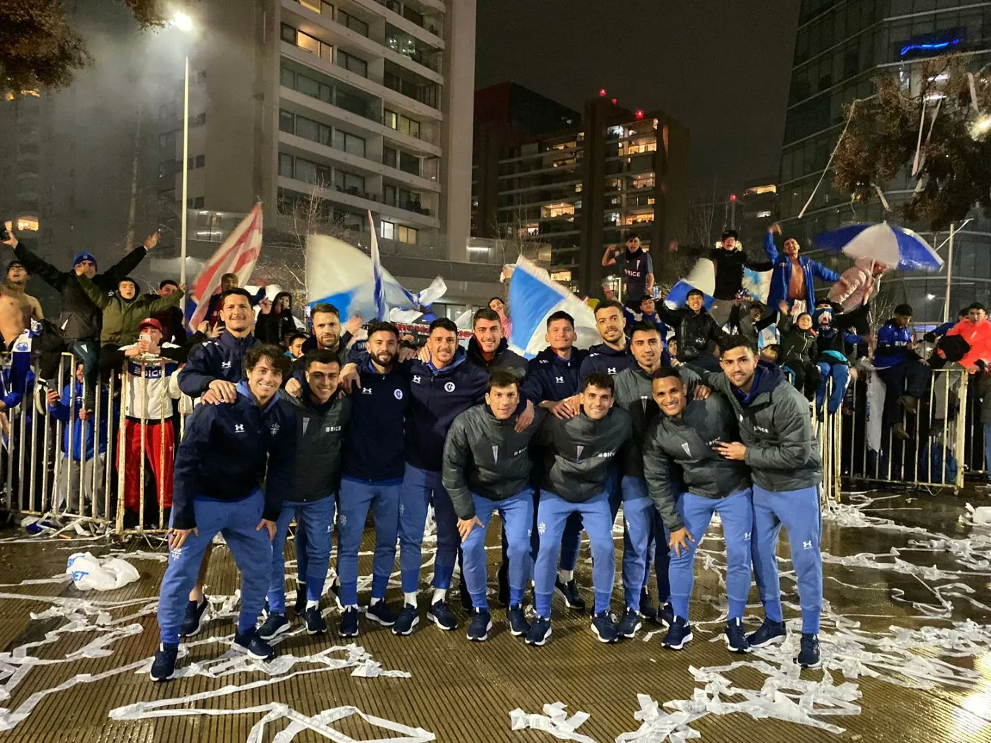 Hinchas de la UC hicieron un hotelazo en la previa de la final con Colo Colo en Copa Chile
