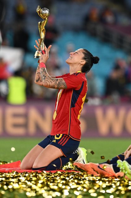 ¡Levantaron su primera copa! La celebración de España tras ganar el Mundial femenino