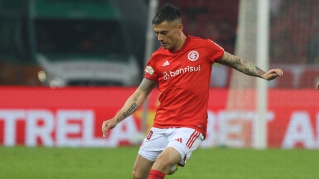 Inter de Porto Alegre resaltó el partido que hizo el “Príncipe” Charles Aránguiz